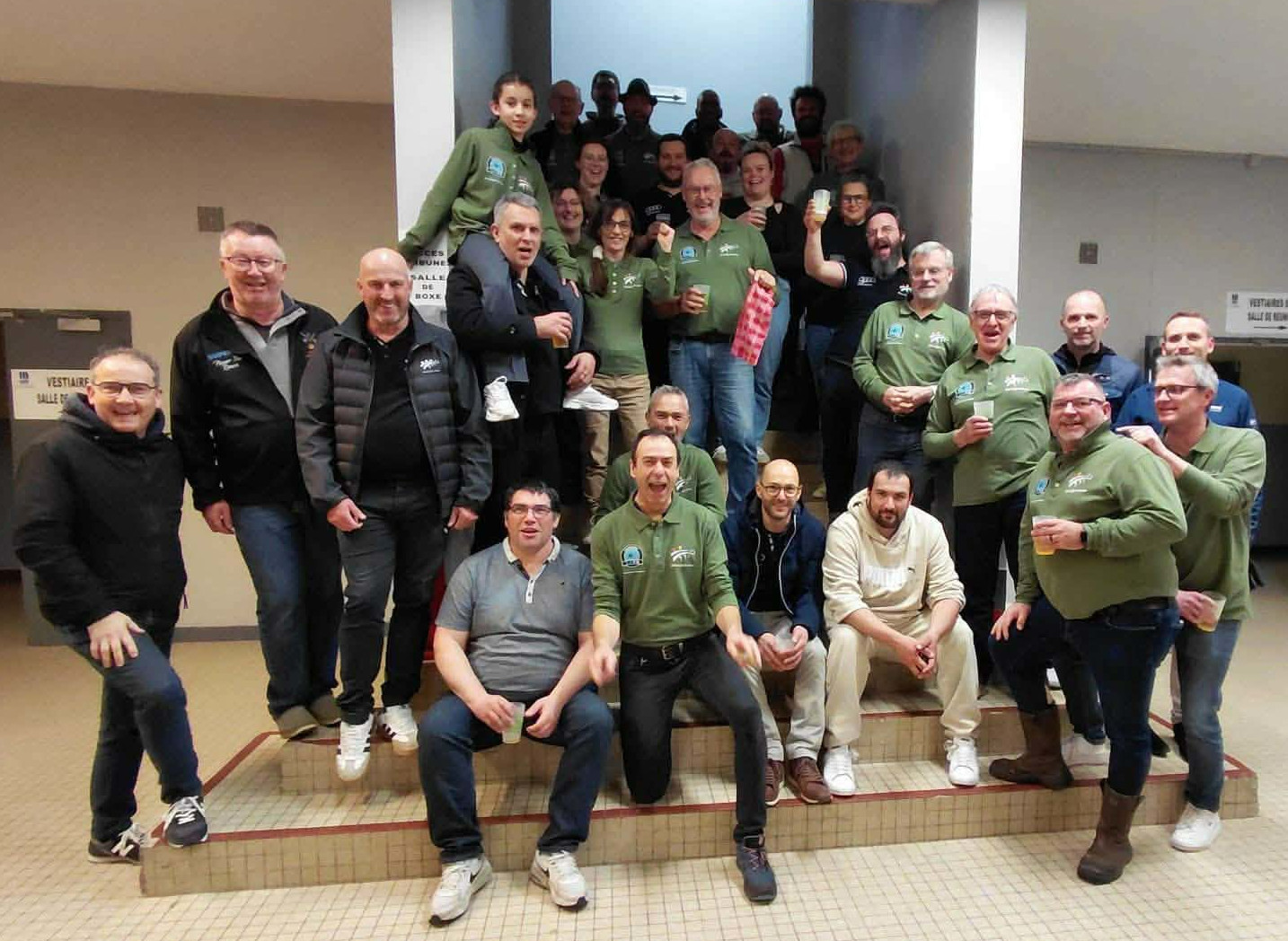 Photo des bénévoles du club de Morlaix, organisateur du TR4